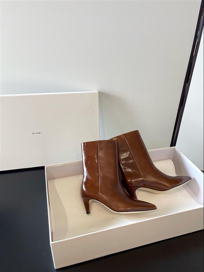 2025112817273565 390